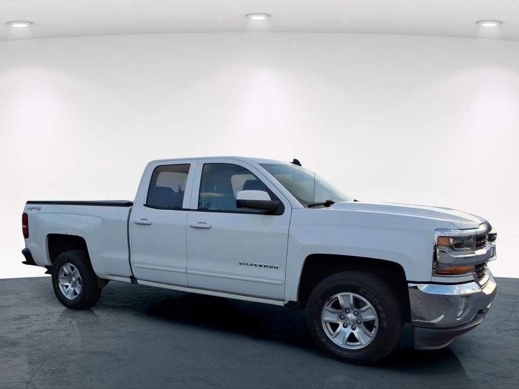Used 2017 Chevrolet Silverado 1500 LT w/ All Star Edition image 16