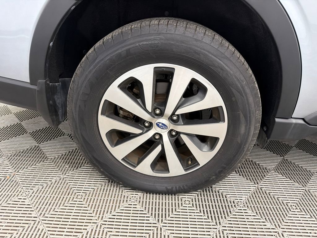 Used 2020 Subaru Outback Premium image 18