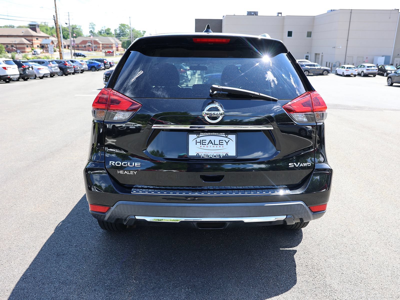 Used 2018 Nissan Rogue SV AWD/4WD image 6