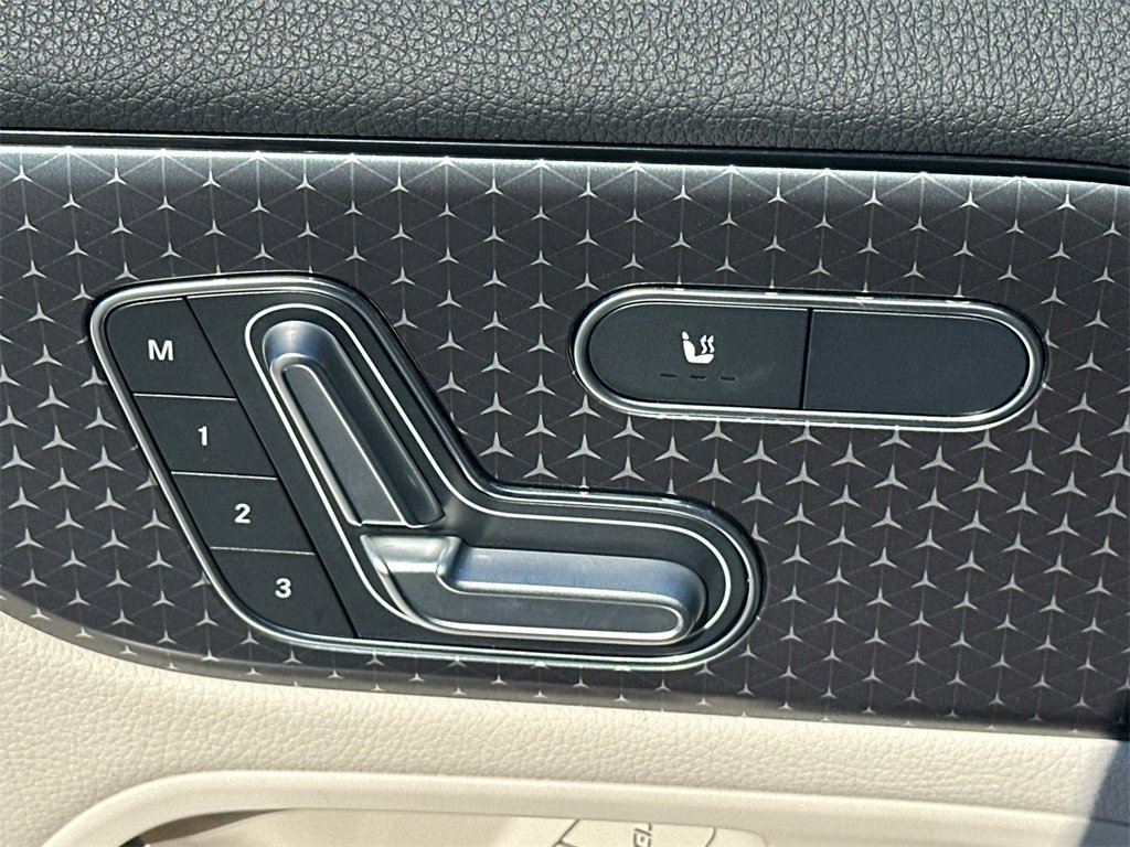 Certified 2026 Mercedes-Benz GLA 250 4MATIC image 11