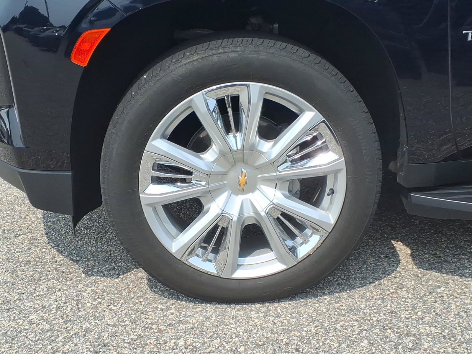 Used 2023 Chevrolet Tahoe High Country AWD/4WD image 10