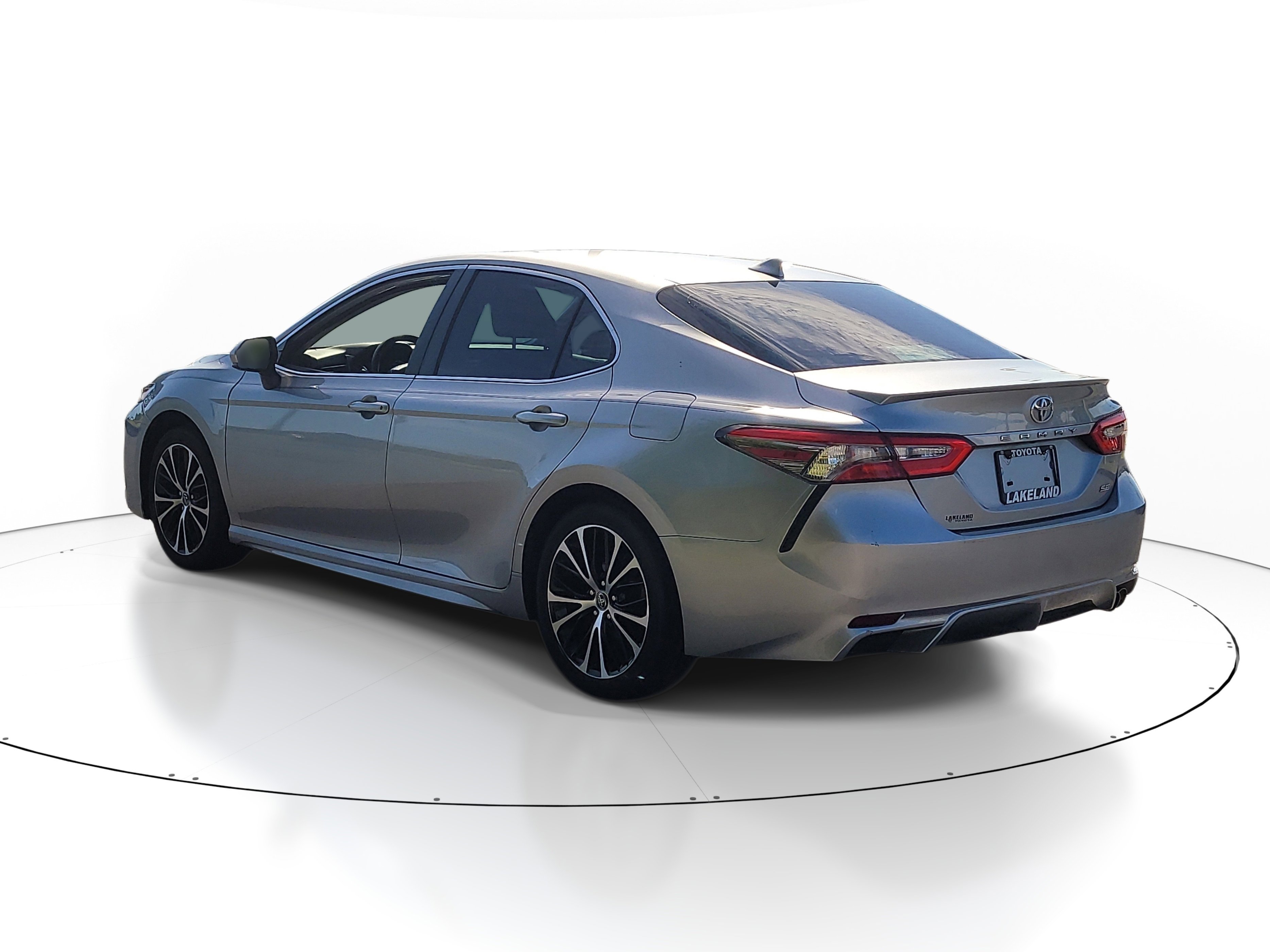 Used 2019 Toyota Camry SE FWD image 5