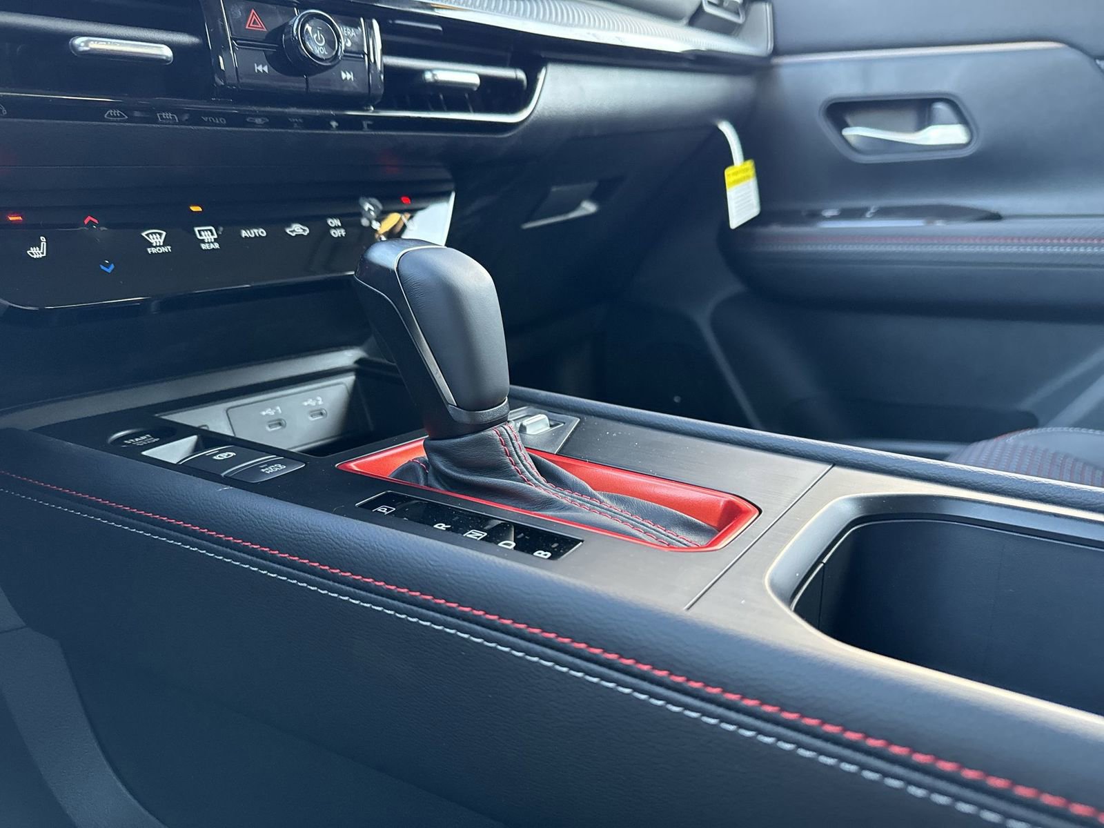 New 2026 Nissan Kicks SR w/ Cold Weather Package image 18