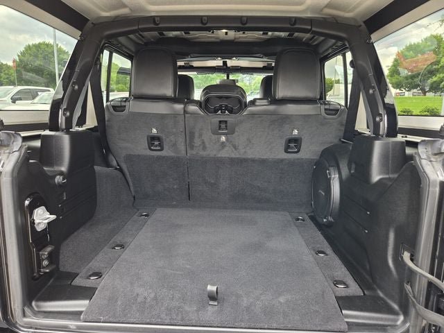 Used 2020 Jeep Wrangler Unlimited Sahara AWD/4WD image 35