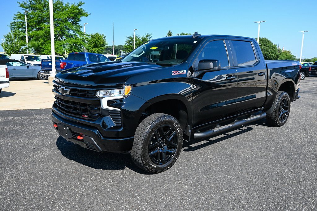 Used 2024 Chevrolet Silverado 1500 LT Trail Boss w/ Protection Package image 9