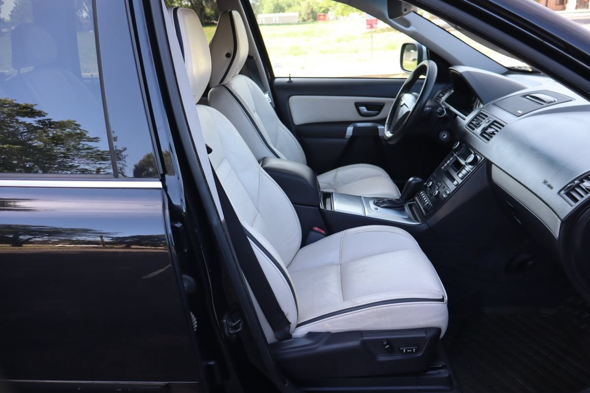 Used 2009 Volvo XC90 V8 R-Design AWD/4WD image 25