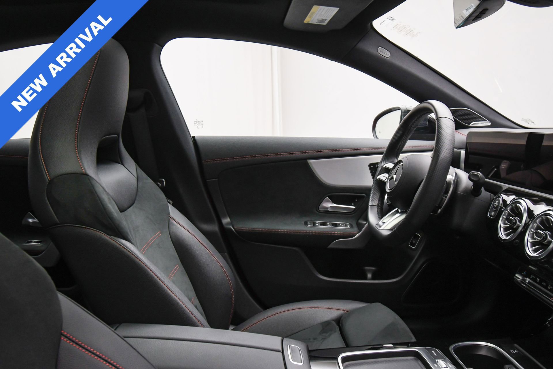 Used 2025 Mercedes-Benz CLA 35 AMG 4MATIC image 49