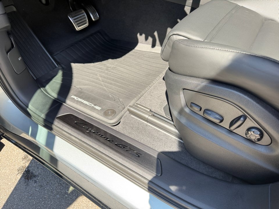 New 2026 Porsche Cayenne GTS AWD/4WD image 25