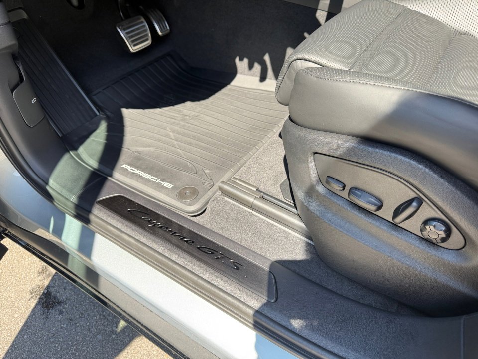 New 2026 Porsche Cayenne GTS AWD/4WD image 25