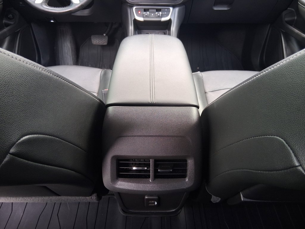 Used 2023 GMC Terrain SLT FWD image 21