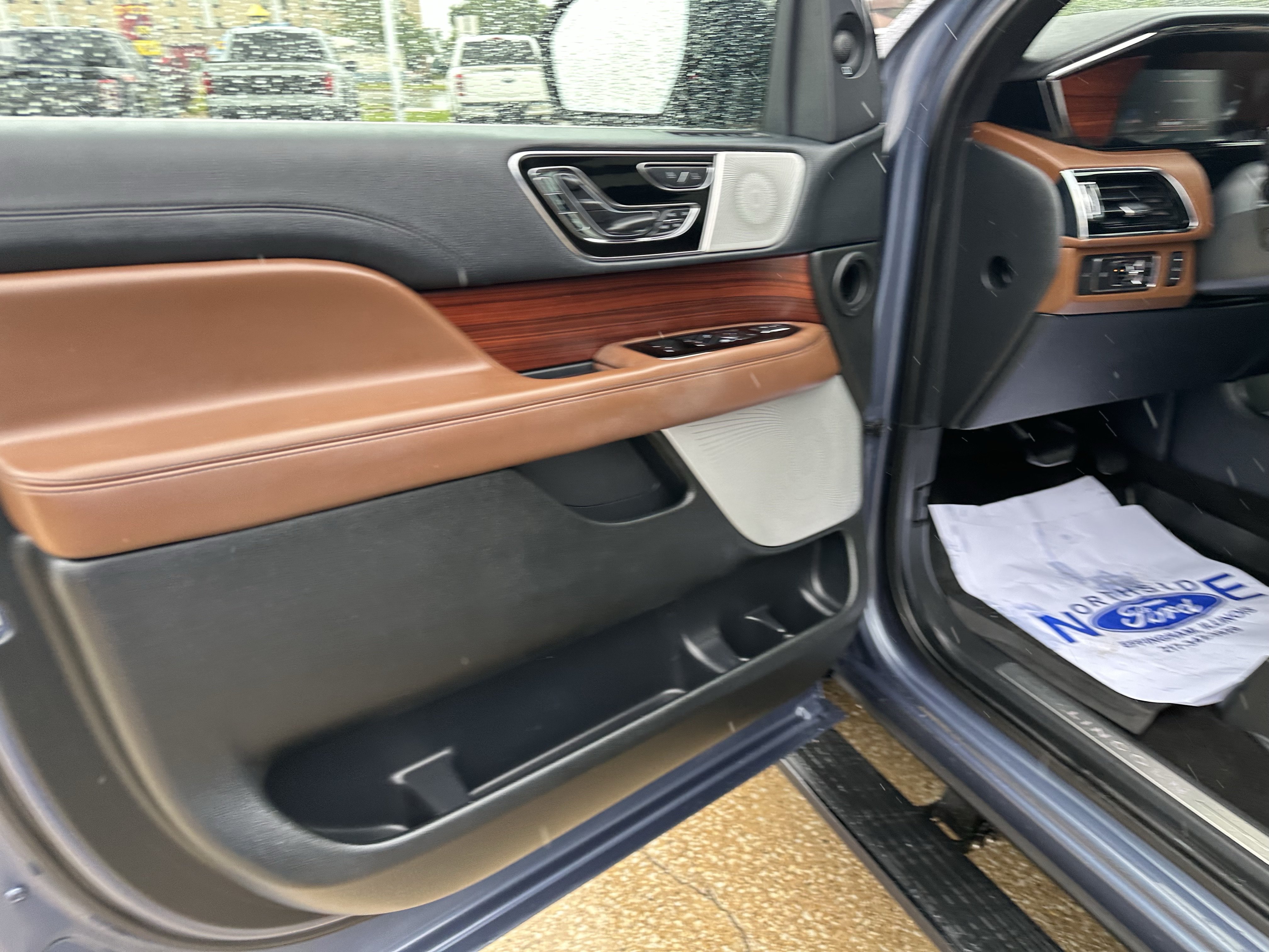 Used 2023 Lincoln Navigator Reserve AWD/4WD image 13