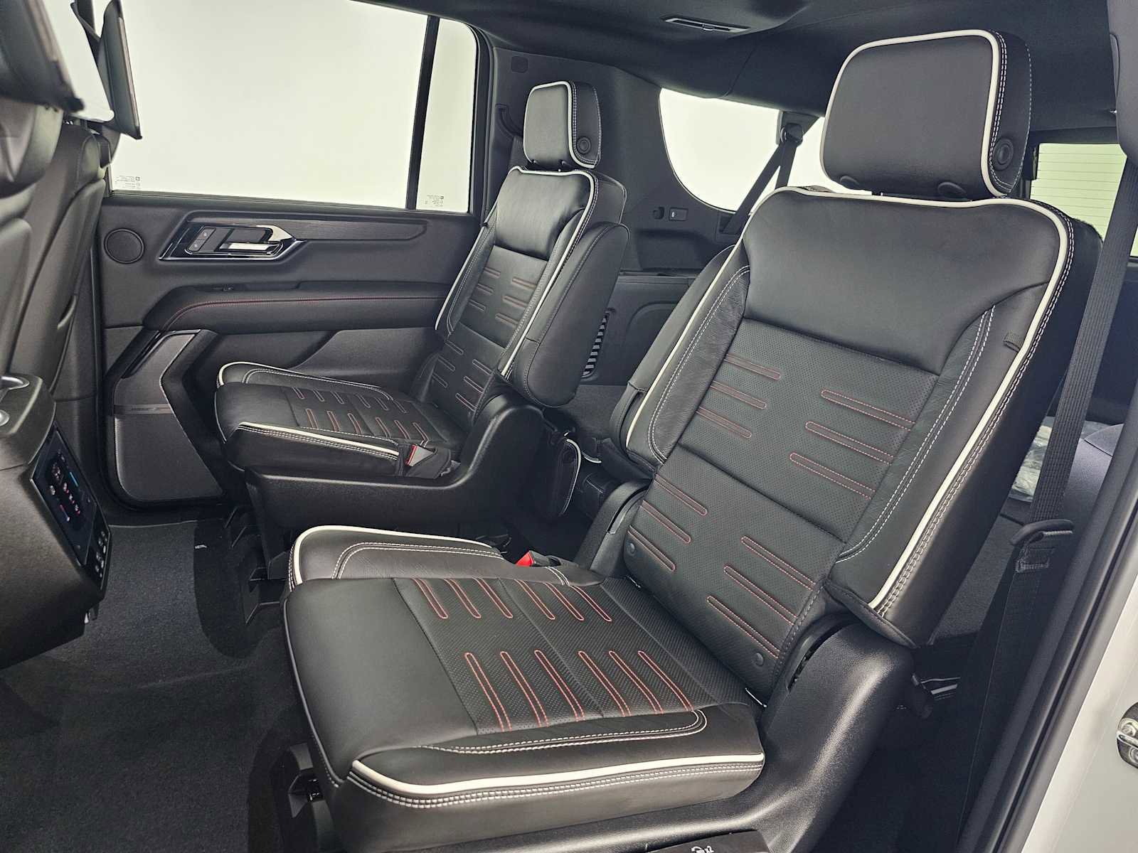 New 2026 GMC Yukon XL AT4 Ultimate AWD/4WD image 20