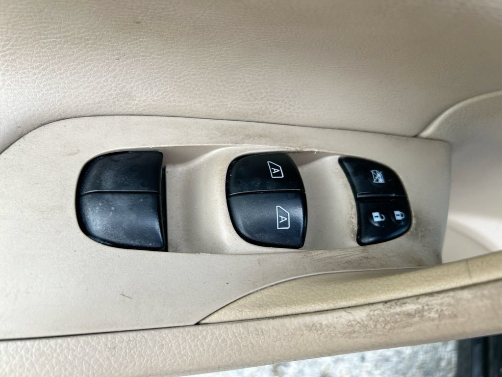 Used 2017 Nissan Altima 2.5 SV w/ Convenience Package FWD image 13