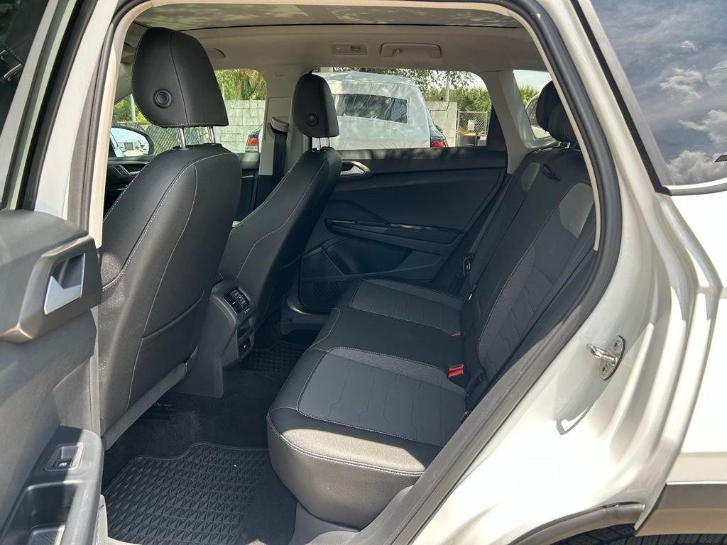 Used 2025 Volkswagen Taos SE FWD image 57