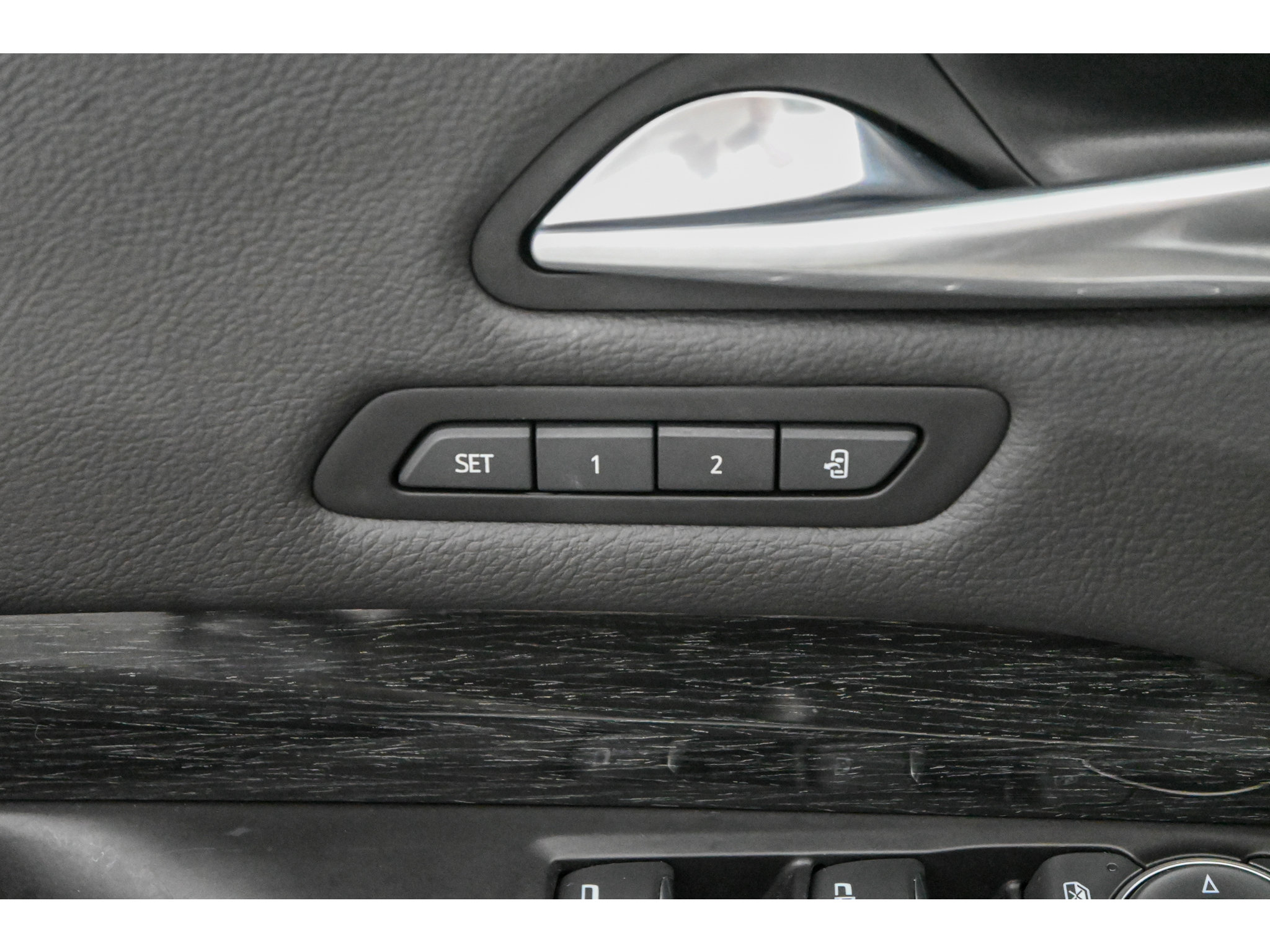 Used 2023 Cadillac XT4 Premium Luxury w/ Cold Weather Package FWD image 31