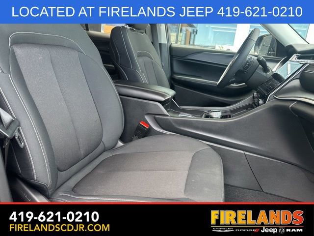 Used 2023 Jeep Grand Cherokee Laredo w/ Luxury Tech Group I image 14