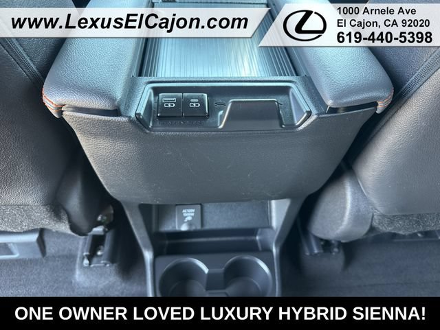 Used 2021 Toyota Sienna XSE w/ XSE Plus Package FWD image 8