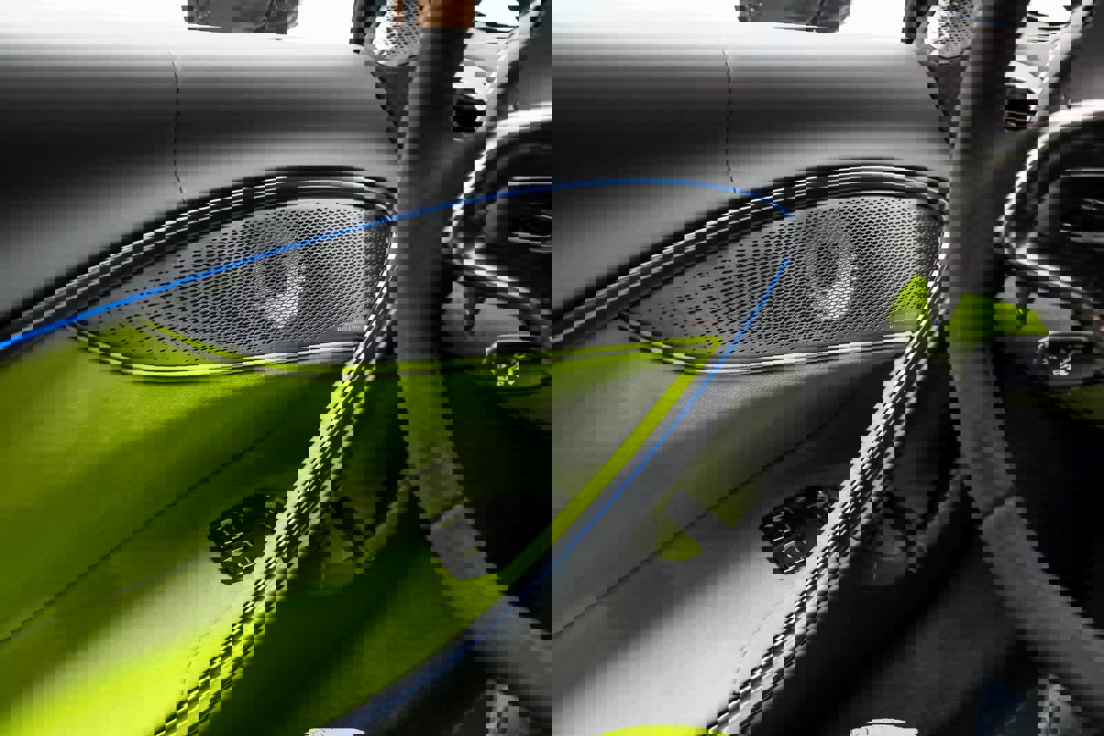 New 2026 McLaren Artura image 34