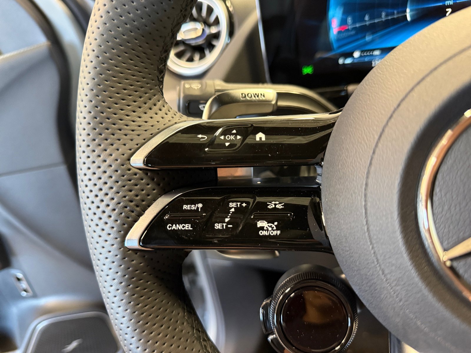 New 2026 Mercedes-Benz GLA 35 AMG 4MATIC image 32