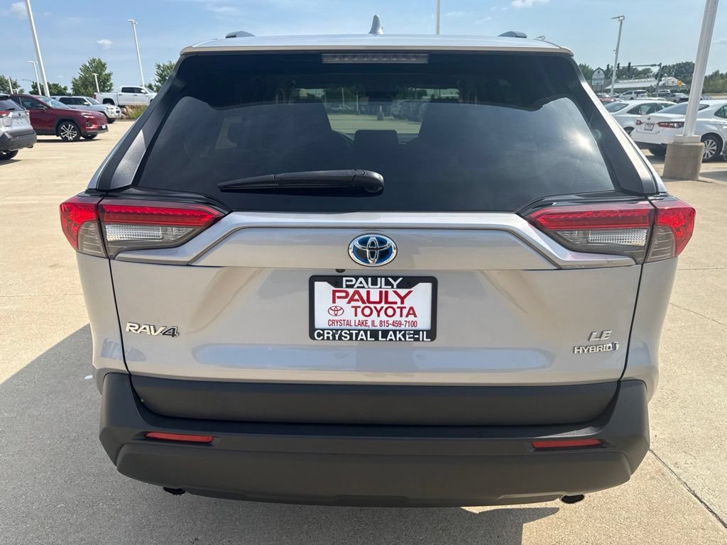 Used 2019 Toyota RAV4 LE w/ Carpet Mat Package AWD/4WD image 4