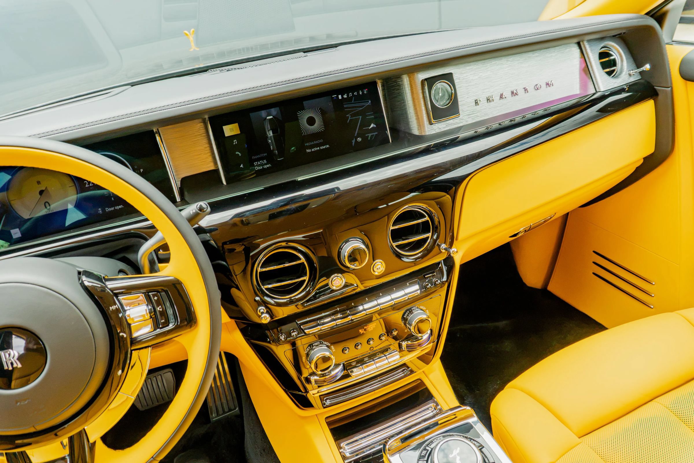 Used 2027 Rolls-Royce Phantom Sedan RWD image 93