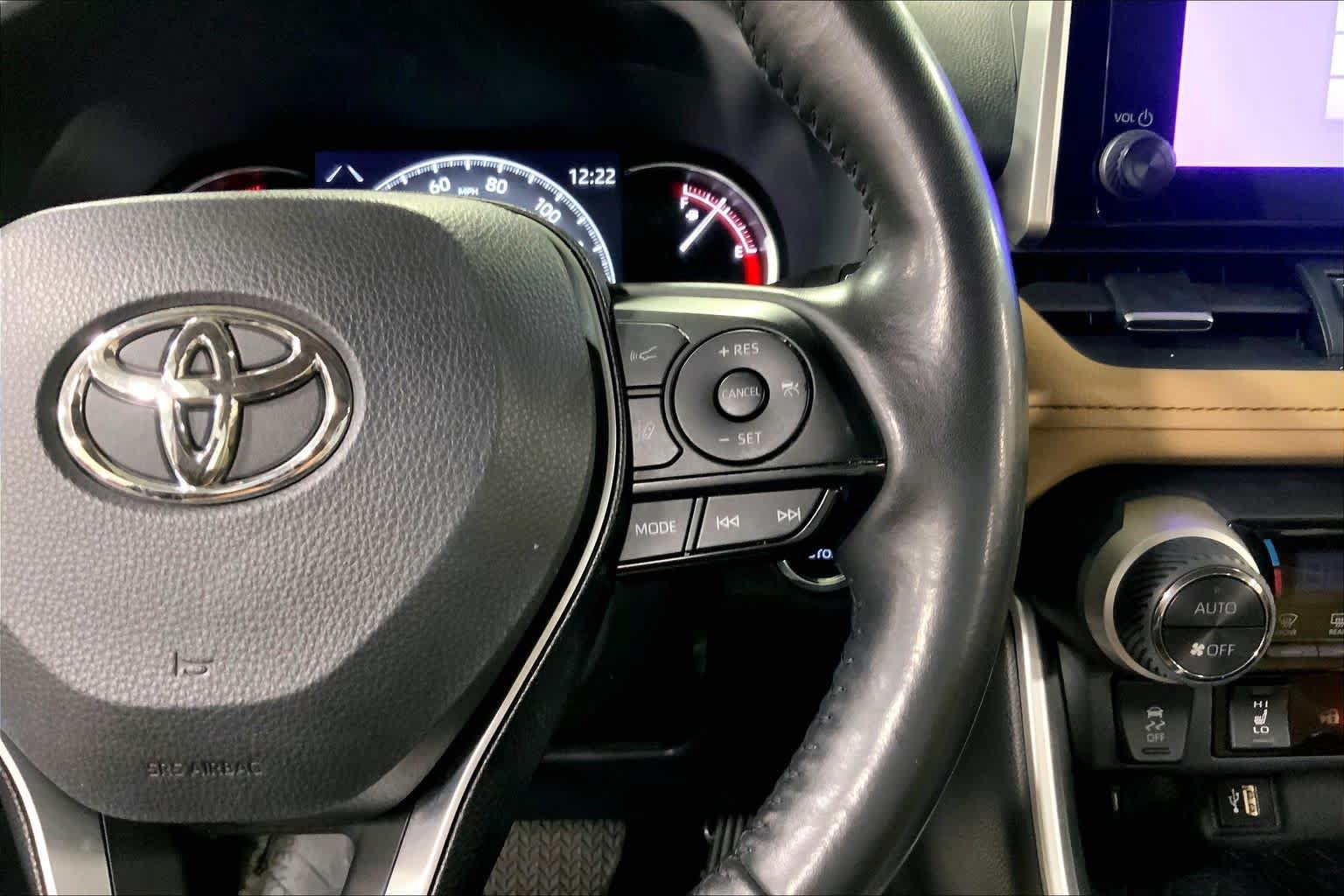 Used 2023 Toyota RAV4 XLE Premium AWD/4WD image 25