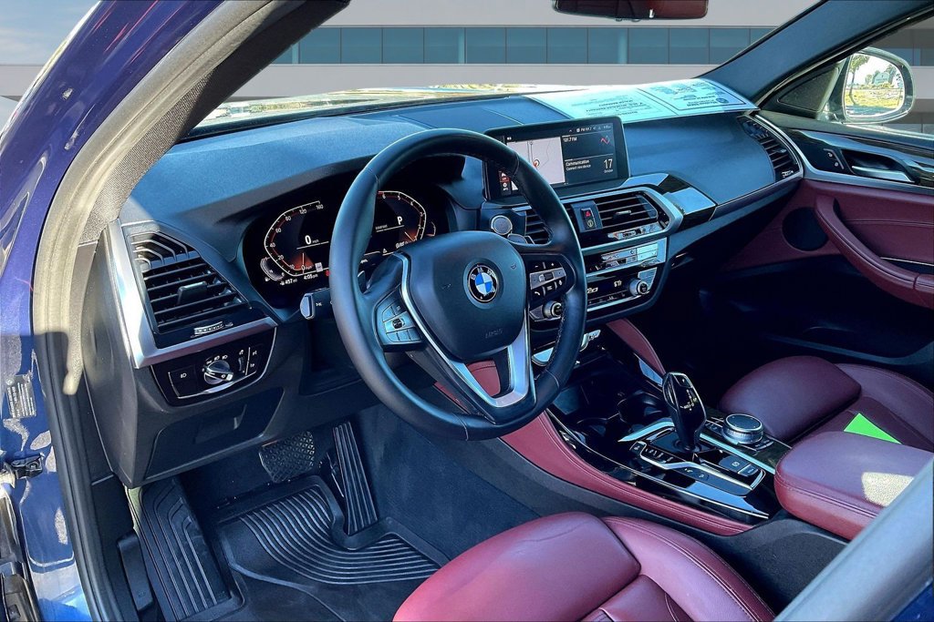 Used 2020 BMW X4 xDrive30i w/ Driving Assistance Package AWD/4WD image 17