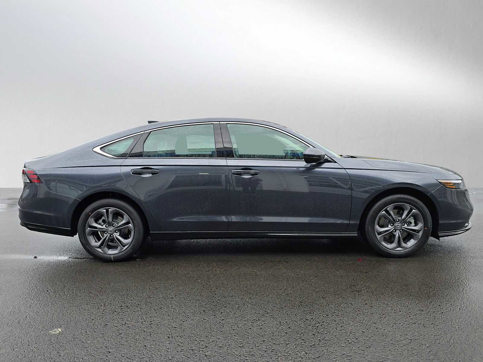 New 2025 Honda Accord EX-L image 2