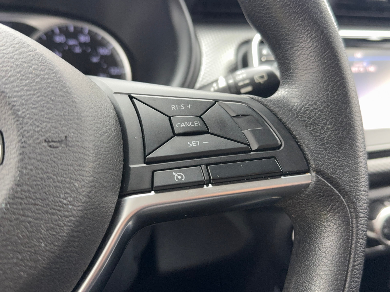 Used 2020 Nissan Kicks S FWD image 29