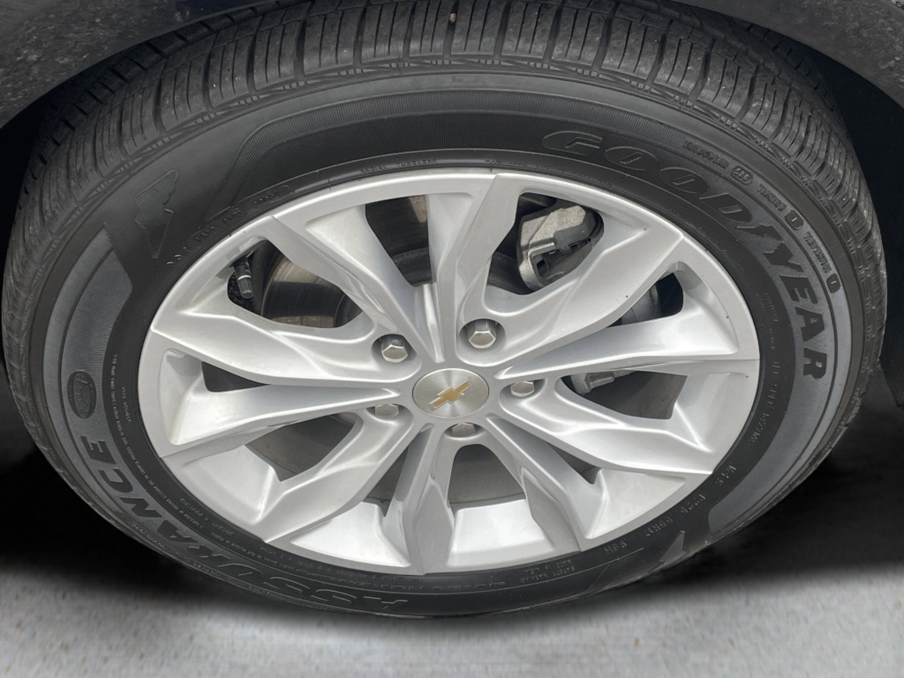 Used 2025 Chevrolet Malibu LT image 4