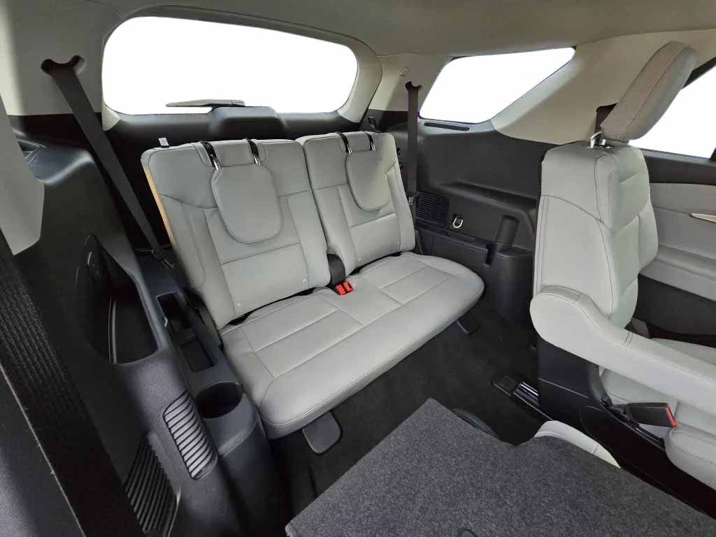 New 2026 Ford Explorer Active w/ Active Comfort Package image 30