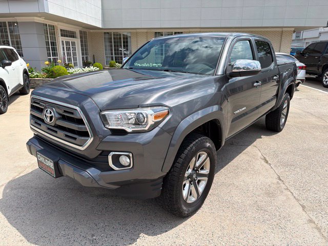 Used 2016 Toyota Tacoma Limited w/ Towing Package AWD/4WD image 2