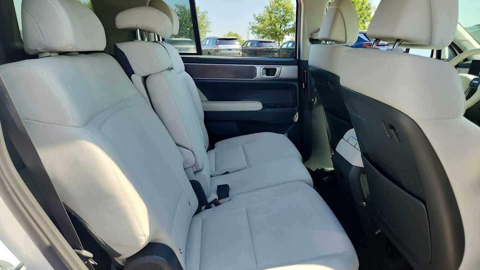 Certified 2025 Hyundai Santa Fe SE FWD image 25