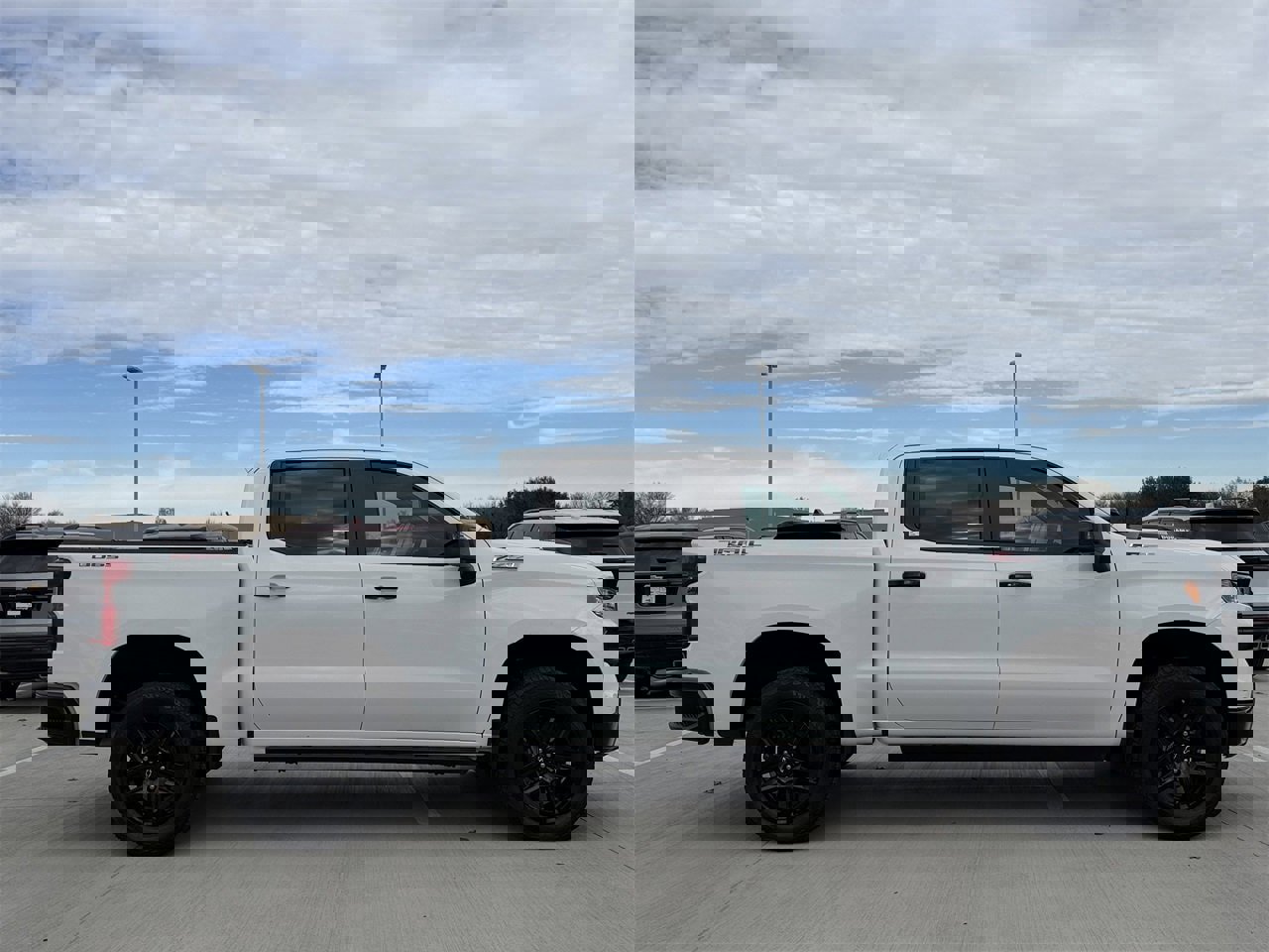 Used 2024 Chevrolet Silverado 1500 LT Trail Boss w/ Convenience Package II image 3