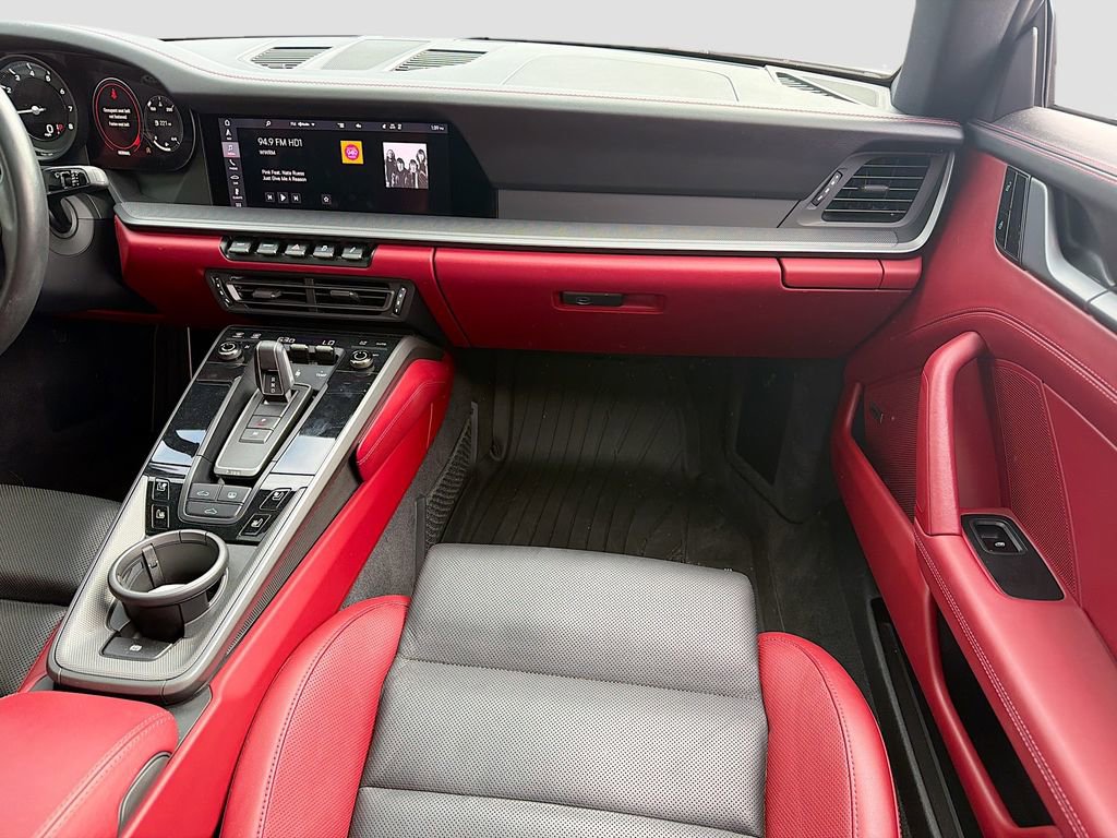 Used 2020 Porsche 911 Carrera 4S w/ Premium Package image 18