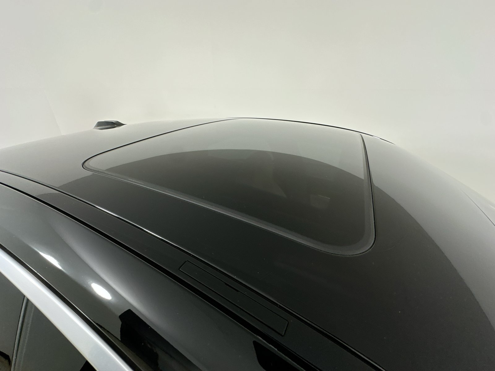 Used 2024 BMW i4 eDrive35 w/ Premium Package RWD image 11