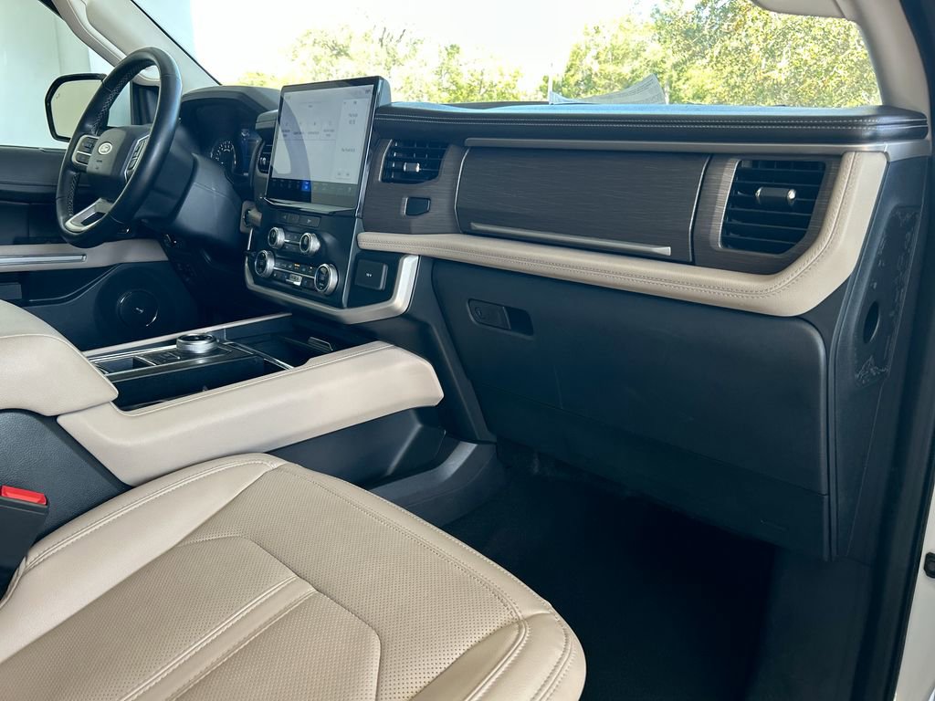 Used 2024 Ford Expedition Limited image 37