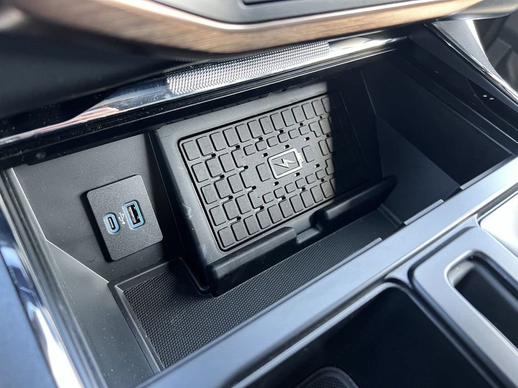 New 2023 Ford F150 Lightning Lariat AWD/4WD image 18