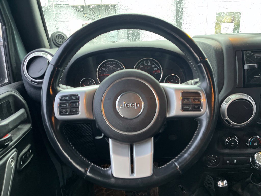 Used 2014 Jeep Wrangler Unlimited Rubicon AWD/4WD image 16