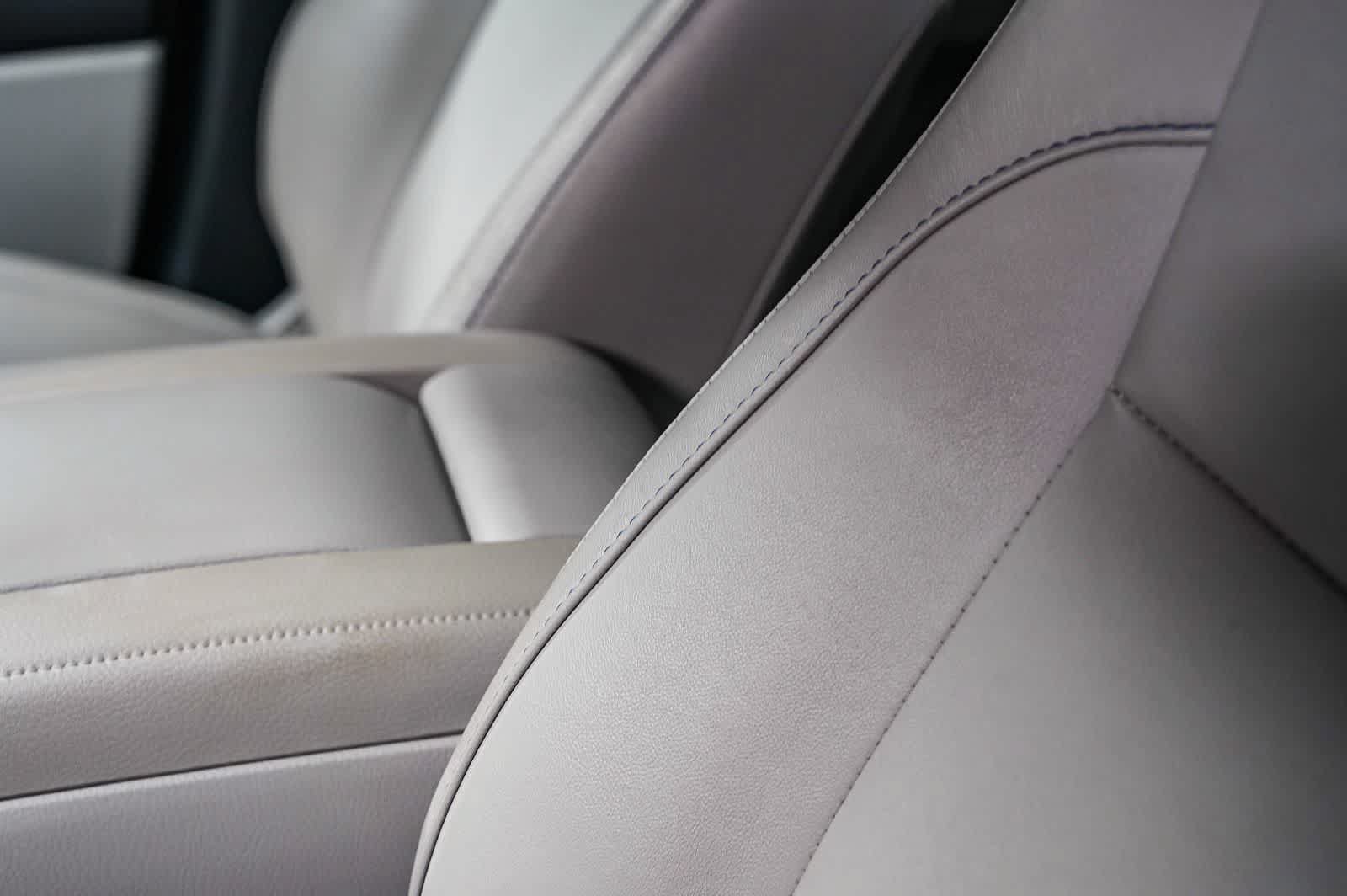 Certified 2019 Toyota Highlander XLE w/ Carpet Mat Package (TMS) FWD image 21