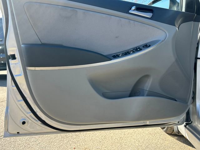 Used 2016 Hyundai Accent SE FWD image 14