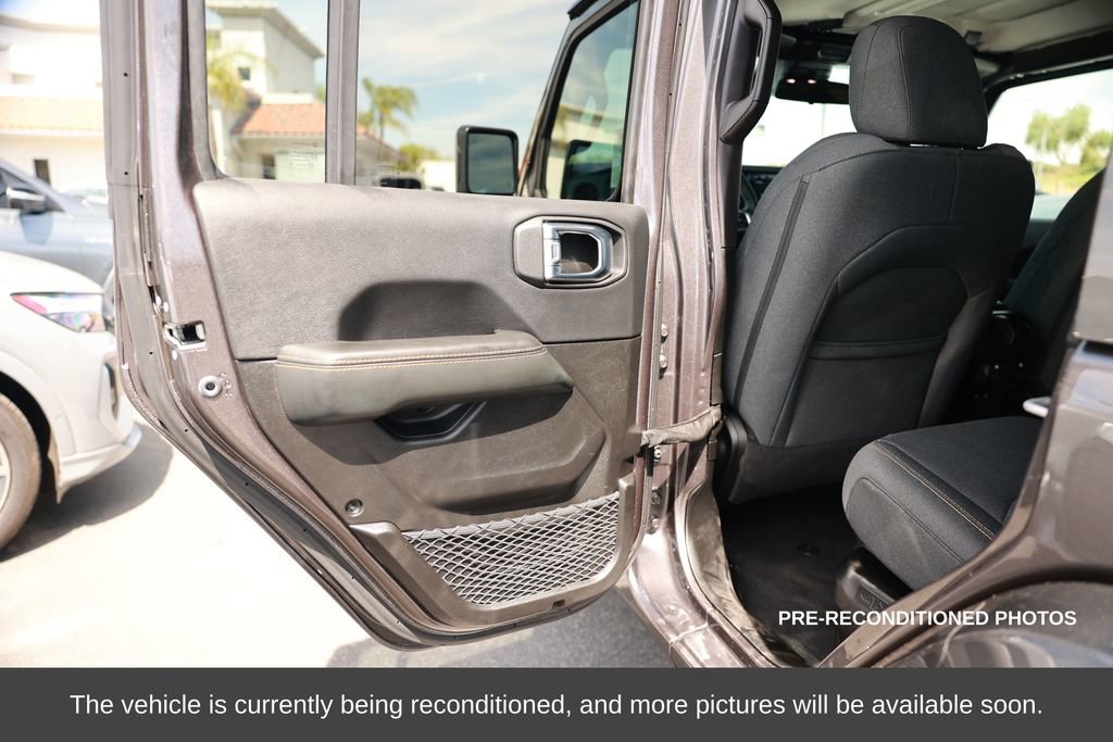 Used 2025 Jeep Wrangler Unlimited Sahara w/ Safety Group image 37