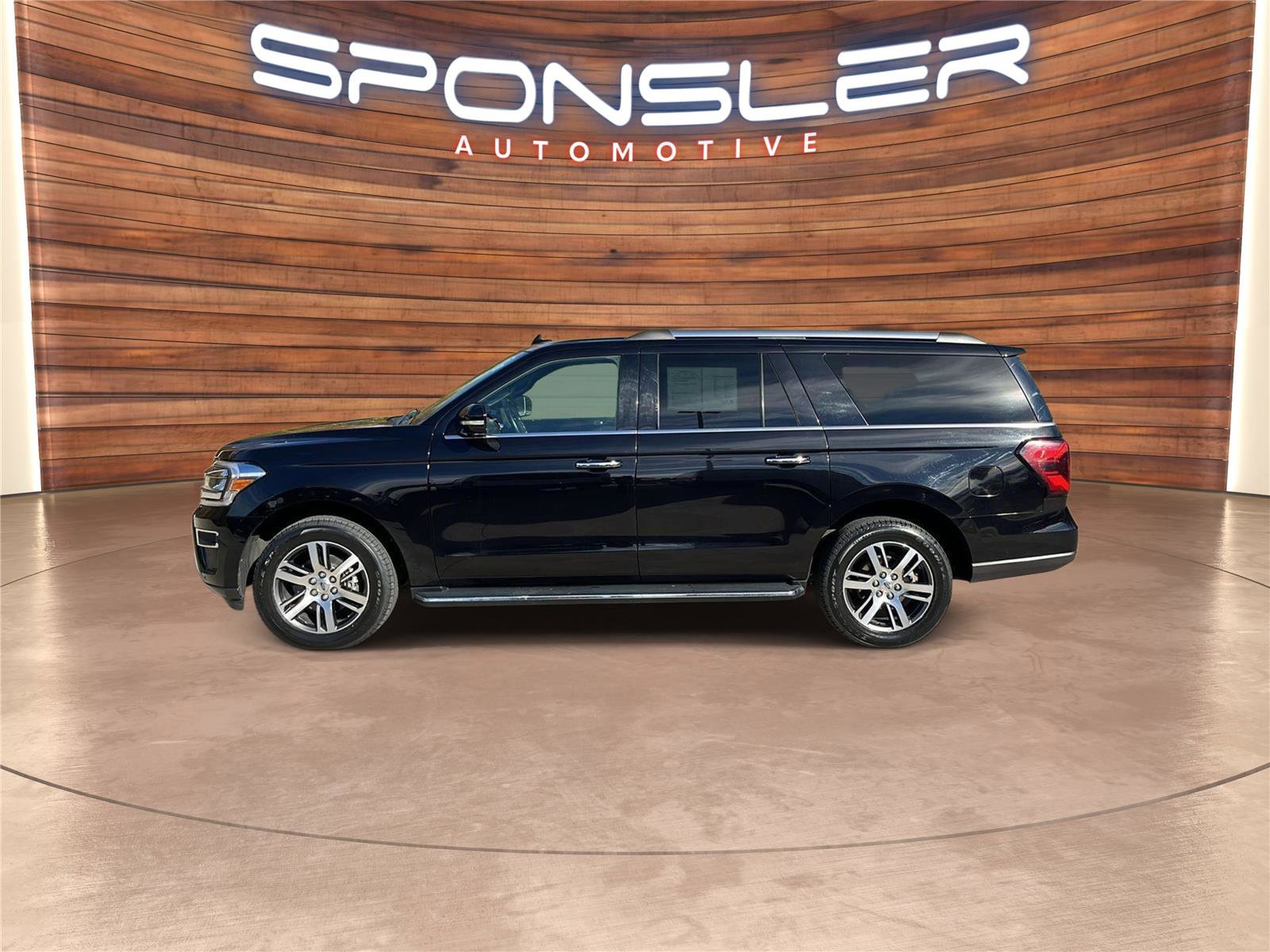 Used 2022 Ford Expedition Max Limited image 2