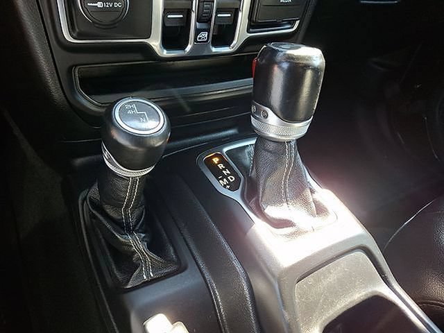 Used 2021 Jeep Wrangler Unlimited Sahara AWD/4WD image 18