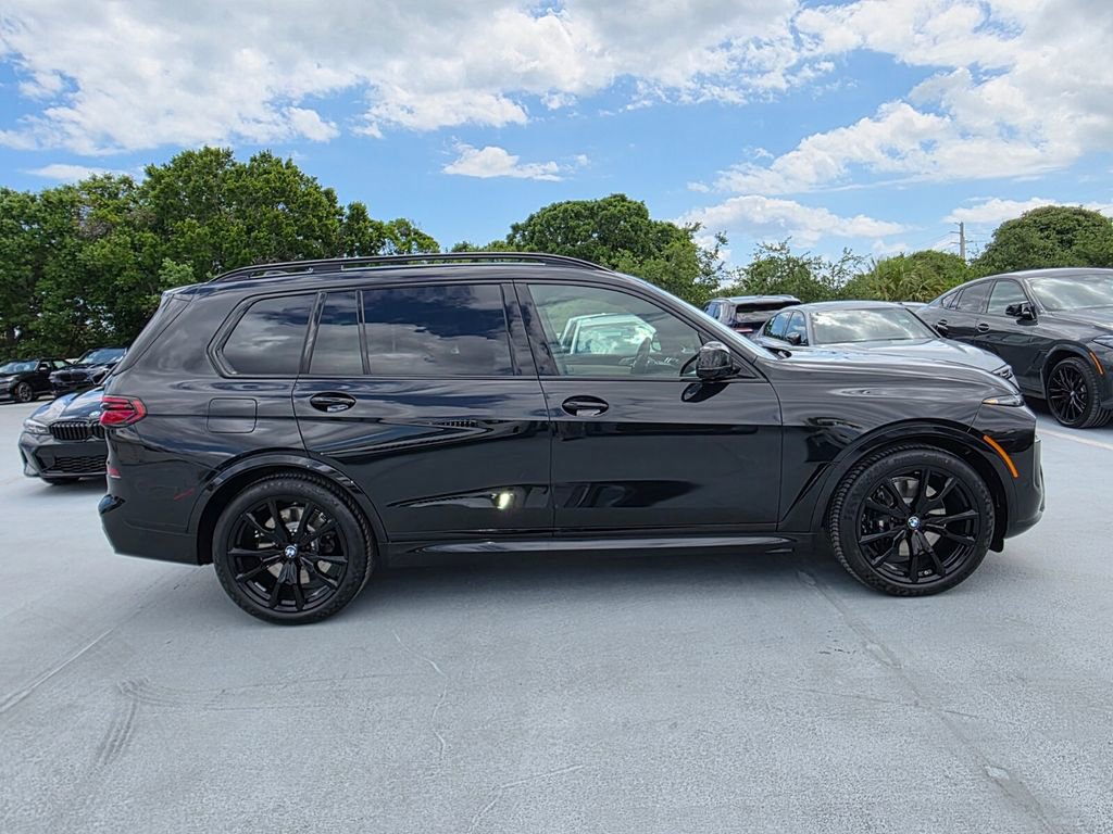 New 2027 BMW X7 M60i AWD/4WD image 3