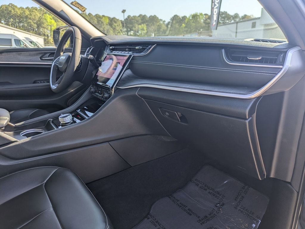 Used 2025 Jeep Grand Cherokee Limited image 37