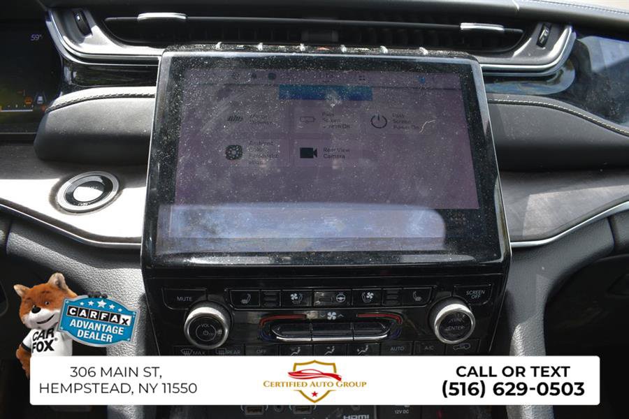 Used 2022 Jeep Grand Cherokee Overland w/ Luxury Tech Group IV AWD/4WD image 15