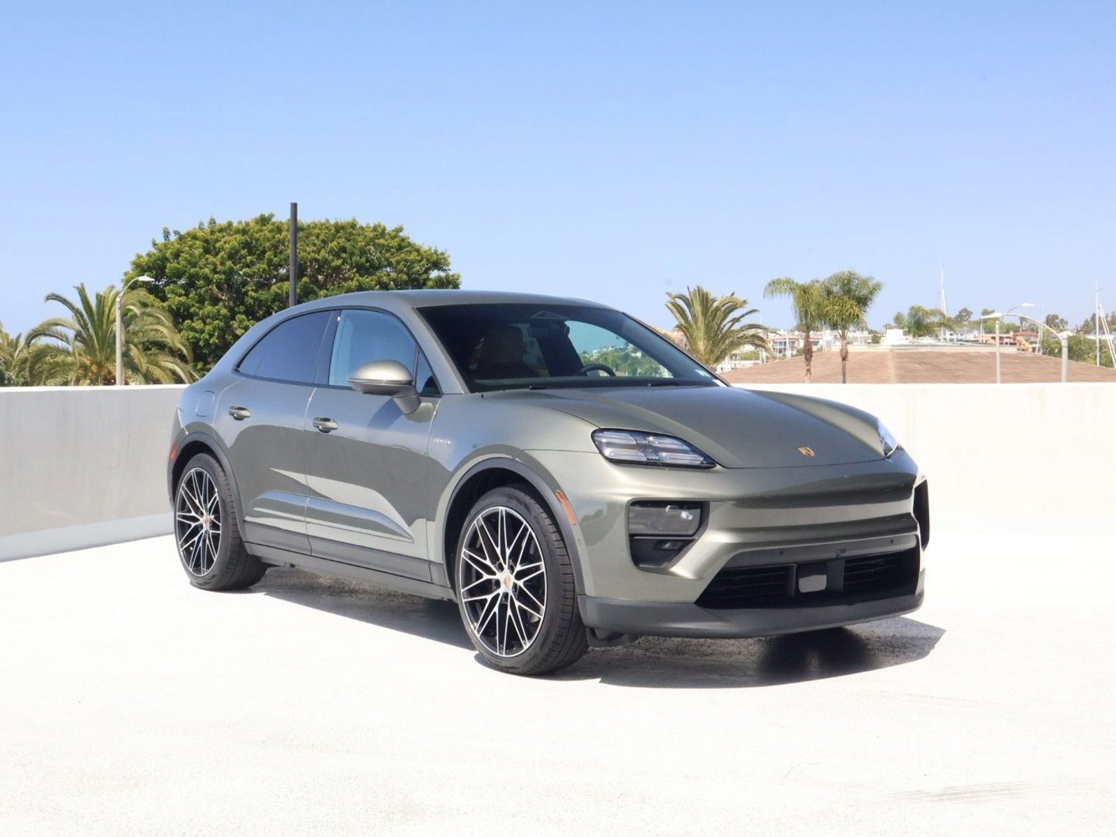 New 2026 Porsche Macan Electric RWD image 7