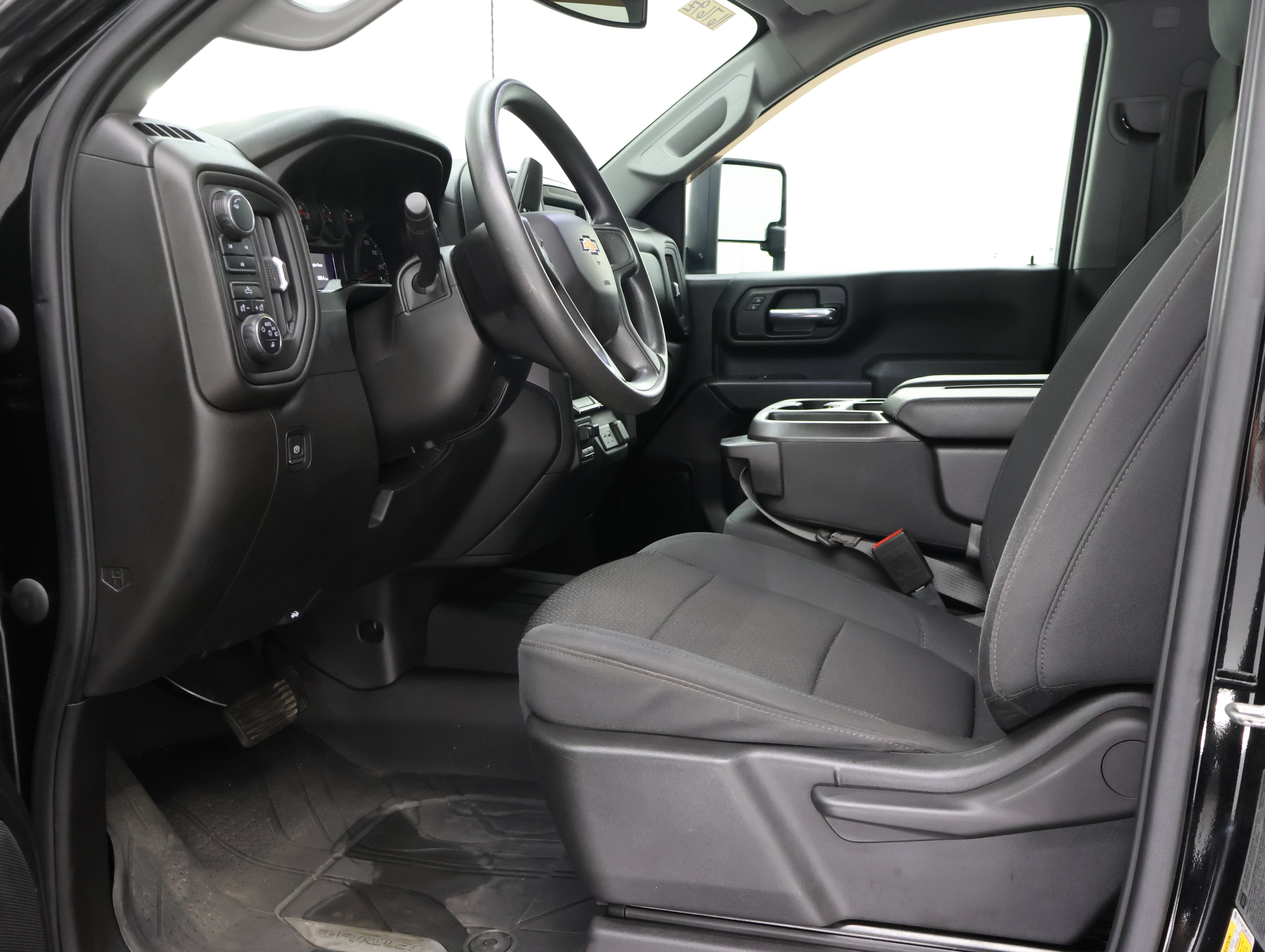 Used 2021 Chevrolet Silverado 2500 Custom w/ Custom Value Package AWD/4WD image 8