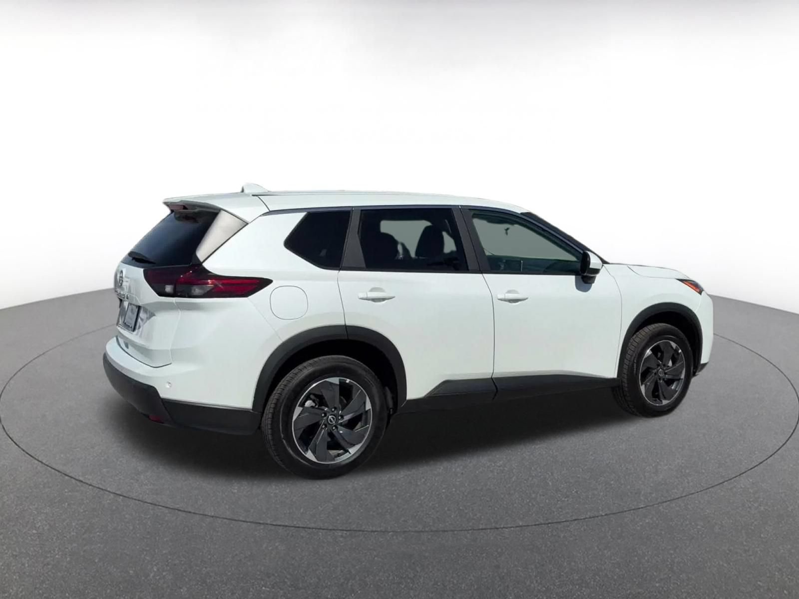 Used 2025 Nissan Rogue SV FWD image 14